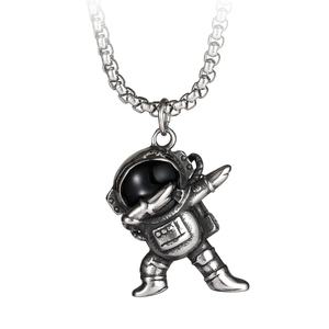 Collier pendentif astronaute en acier inoxydable pour homme et femme, idéal pour le dropshipping - Product Image 1
