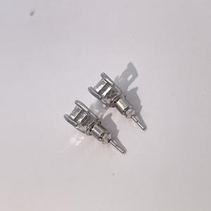 Boucles d'oreilles clous géométriques plaquées or classiques et élégantes Tianyu Gems pour femme, zircon taille émeraude blanc à quatre griffes - Product Image 2