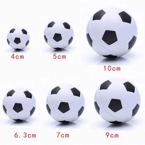 Pelota de Fútbol de PU Ecológica de 63 mm de Diámetro con Logotipo Personalizado, Juguete Antiestrés Suave para Regalos Empresariales - Product Image 5