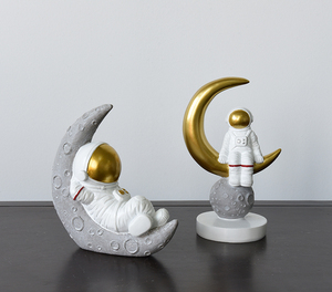 Figurine de croissant d'astronaute en résine fabriquée à la main <span class=keywords><strong>petit</strong></span> décor de chambre à coucher pour enfant - Product Image 6
