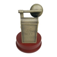 Trophées Souvenirs de prix de photographie d'appareil photo de luxe ancien personnalisé artisanat en métal pour photographier des événements cadeaux de tasses de gagnant