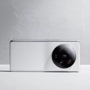 Teléfono Celular Usado MI 13 Ultra Original, 99% Nuevo, Pantalla de 6.7 Pulgadas, 5G, Batería de 5000 mAh, Cámara Cuádruple de 50MP, Carga Rápida de 90W, IP68 - Product Image 3