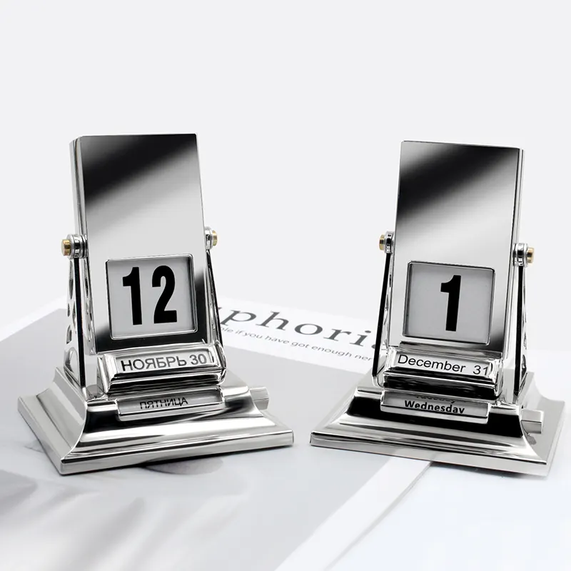 卸売2024新しい芸術金属ギフトカスタム3Dスライバーデスクトップ回転金属カレンダー家の装飾金属工芸品