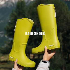 Bottes de pluie unisexes en PVC imperméables antidérapantes de haute qualité, hauteur genou, pour le camping automne/printemps/été – souples, résistantes et flexibles - Product Image 1