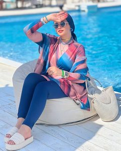 Nuova stampa conservativa pantaloni a maniche lunghe musulmani mediorientali Burkini protezione solare spiaggia <span class=keywords><strong>costume</strong></span> <span class=keywords><strong>da</strong></span> <span class=keywords><strong>bagno</strong></span> a quattro pezzi - Product Image 5