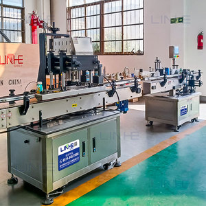 Machine compacte intégrée pour le lavage, le remplissage et le bouchage, pour la production de jus et d'eau minérale en bouteille - Product Image 2