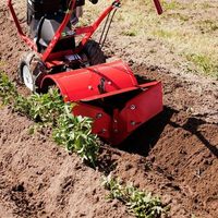 15683 Hiller-Furrower Kit Dent arrière Rototiller Attachement Acier allié Rouge 3in Profondeur de travail pour les cultivateurs de labour efficaces