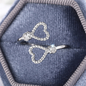 Anello in acciaio inossidabile a forma di cuore T0292 con zirconi incastonati a griffe per donna, gioiello romantico per fidanzamento - Product Image 6