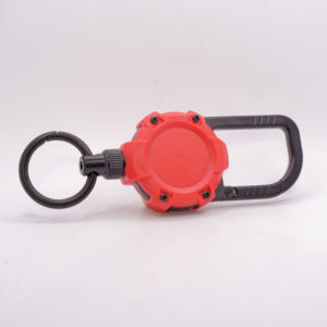 Porte-clés tactique rétractable de qualité supérieure, porte-badge magnétique, mousqueton extérieur, ABS robuste, rétracteur 63g, fabriqué à Taïwan - Product Image 1