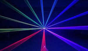 ไฟเลเซอร์ลายสีสันสดใส 3W แบตเตอรี่ในตัว สำหรับคาราโอเกะ บาร์เต้นรำ แสงดิสโก้หมุนได้ รุ่นขายดี Starlight - Product Image 4