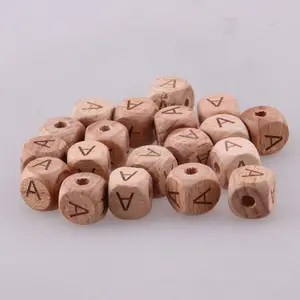 定制Diy 12毫米骰子木彩色激光雕刻英文字母山毛榉方形立方体木珠带孔