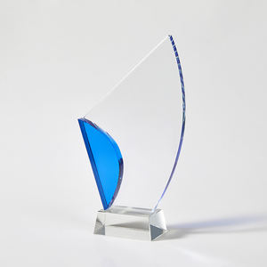 Penjualan terlaris grosir trofi kristal ukir laser 3D kustom dengan kristal biru dan merah untuk souvenir trofi mewah - Product Image 5