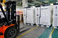 Akıllı 261kWh 135kW C&I BESS Kabini Sıvı Soğutmalı %99 Verimlilik 8000 Döngü Fabrika Deposu Zirve Güç Azaltma için