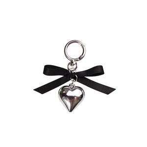 Nouveau porte-clés de couple de coeur en tissu rétro pendentif de sac de voiture polyvalent noir - Product Image 5