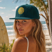 Casquette Snapback 5 Panneaux en Velours Côtelé Vert Rétro OEM avec Logo Brodé de Paillettes Jaunes, Visière Plate, Réglable, Quatre Saisons, Vente en Gros