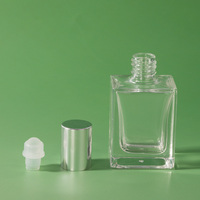 Flacons de parfum à bille en verre rectangulaires personnalisés de 10ml 15ml avec bouchon fileté en aluminium et emballage d'huile de sérum à bille roulante en verre
