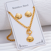 Ensemble de bijoux en acier inoxydable plaqué or 18 carats avec fermoir OT, collier chaîne cubaine et boucles d'oreilles clous pour femme