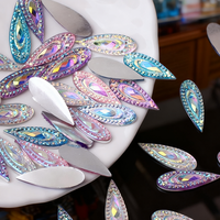 Strass en résine en forme de queue de phénix à fond plat, écologique, couleur et taille personnalisables, accessoires de vêtements DIY