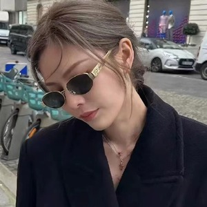 Occhiali da Sole Lis Stile Identico, Serie Arc De <span class=keywords><strong>Triomphe</strong></span> CL40235 per Donna, Montatura Ovale Retrò in Oro Senza Lenti - Product Image 2