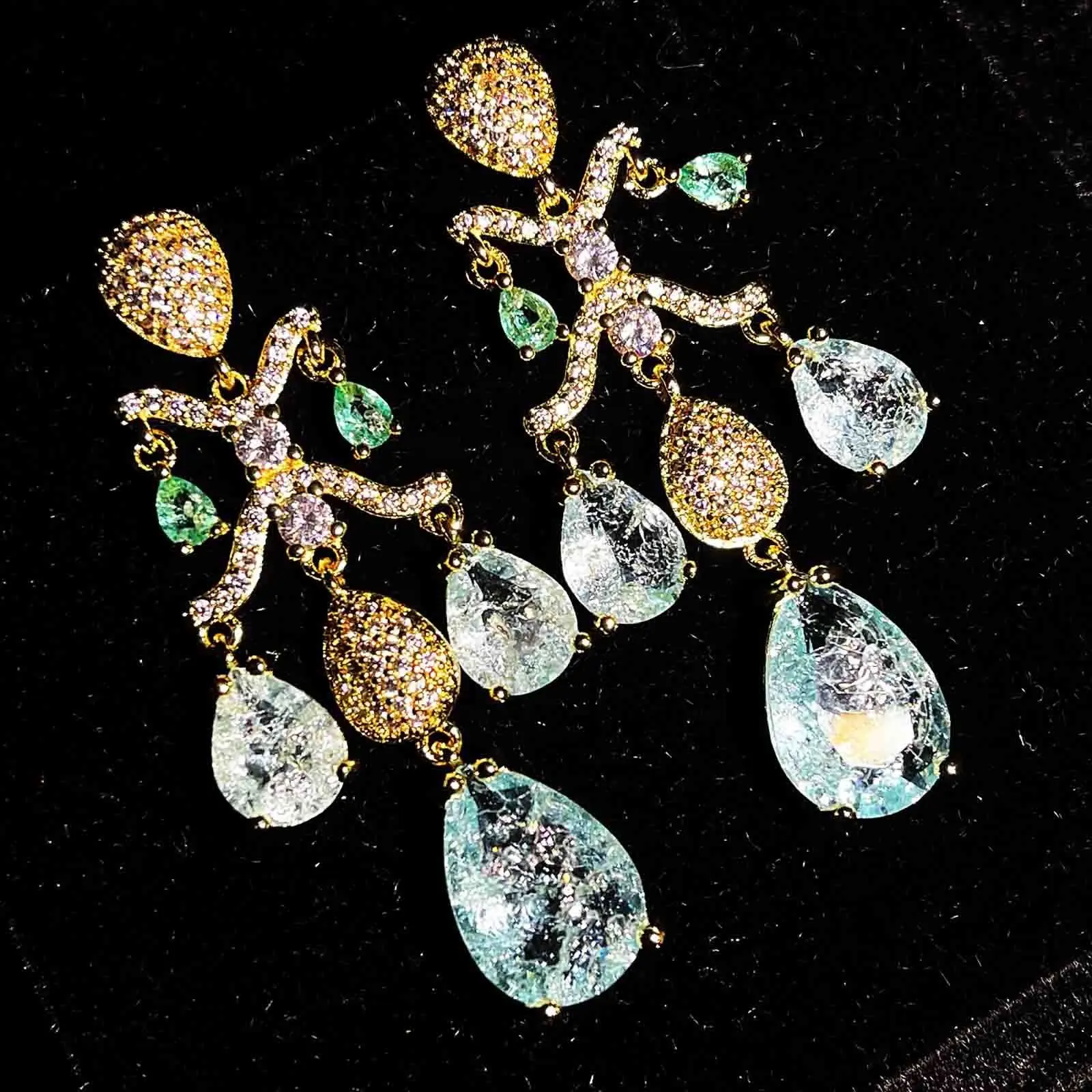 Orecchini con lampadario in cristallo di lusso 2024 925 spilla in argento per matrimonio donna festa a goccia smeraldo di alta qualità gioielli indiani pregiati
