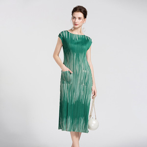 Verano de 2020 la nueva Europa manga corta cuello en o color menta <span class=keywords><strong>vestido</strong></span> MIDI de rayas Miyake <span class=keywords><strong>vestido</strong></span> con volantes - Product Image 4