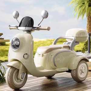 Tricycle électrique pour enfants, voiture jouet à roulettes, véhicule motorisé rechargeable en plastique pour les jeux en plein air des enfants - Product Image 1