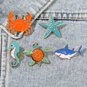 Bonito caballito de mar estrella de mar tortuga marina en forma de broches lindo cangrejo tiburón esmalte pines insignia de Animal marino - Product Image 3