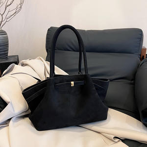 Bolso de Mano de PU Suave para Mujer, Nuevo Modelo 2025, Capacidad de 1-1.9L, Cierre de Cremallera, Impermeable, Bolso Tote Simple con Cadena de Hombro - Product Image 4