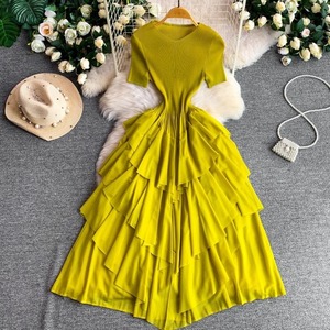 Robe élégante vintage haut de gamme pour femme à col en V, à volants et ourlet fluide, prix compétitif - Product Image 2