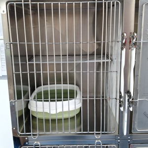 <span class=keywords><strong>คอนโด</strong></span>แมวสแตนเลสสองชั้นพรีเมียม พร้อมฉากกั้นเลื่อนแบบล็อคได้และล้อเงียบ สำหรับใช้ภายใน/ภายนอกอาคาร - Product Image 5