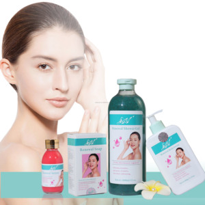 Crema Hidratante Aclarante Antienvejecimiento con Vitamina C y Alfa Arbutina OEM para el Cuidado de la Piel Oscura - Set 4 en 1 para Piel Avanzada - Product Image 6