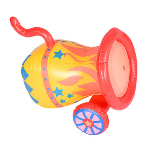 Jouet canon à eau gonflable pour enfants, pour jeux en plein air, en PVC, avec roues et fonction de pulvérisation - Product Image 1