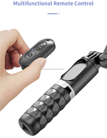 Stabilisateur Gimbal Bluetooth Sans Fil à Suivi Facial Automatique Rotation 360 avec Trépied Perche à Selfie Flexible et Lumière d'Appoint LED Q18