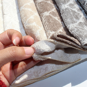 Tissu d'<span class=keywords><strong>ameublement</strong></span> en chenille 100 % polyester tricoté teint en fil pour textile <span class=keywords><strong>de</strong></span> maison 2026 – Tissu chenille <span class=keywords><strong>pas</strong></span> <span class=keywords><strong>cher</strong></span> - Product Image 2