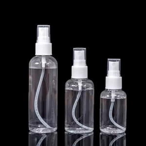 Venta al por mayor de botellas de spray de plástico vacías de 30ml, 50ml, 100ml, con pulverizador de niebla fina, recargables, para dispensar líquidos, como alcohol o desinfectante. - Product Image 1