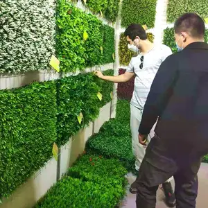 Tabir surya buatan Milan anti-UV, dekorasi latar belakang tanaman hijau tanaman pagar dinding rumput luar ruangan