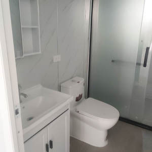 Maisons pliantes extensibles de 40 pieds Logement de conteneur préfabriqué Petite maison Maison avec balcon de toit étanche triangulaire - Product Image 4