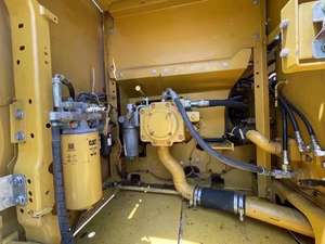 Excavatrice d'occasion Caterpillar 323 de 23 tonnes, modèle d'origine sur chenilles, moteur direct CAT323D2L, en stock à vendre - Product Image 4