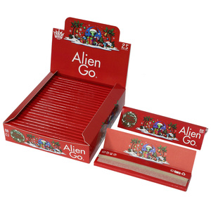 Papier à rouler Alien Go Premium non blanchi brun format King Size à combustion lente, motif de Noël imprimé, 33 feuilles par carnet - Product Image 1