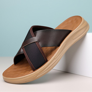 Nuevas Sandalias de Hombre para Exportación a Estados Unidos, Tallas 38-44, Diseño Cruzado, de Piel Sintética con Amortiguación, Suela Gruesa Abierta, Pantuflas Clásicas para Exteriores e Interiores - Product Image 1