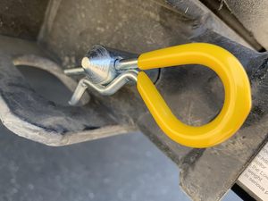 Goupille et clip de remorque jaunes avec revêtement en caoutchouc - Product Image 3