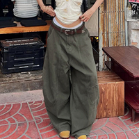 Jean cargo vert olive pour femme, taille basse, coupe ample, style streetwear hip-hop, avec plusieurs poches, pantalon décontracté