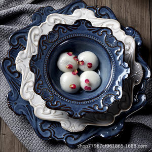 Service d'assiettes à soupe en céramique de style palais baroque européen, assiettes de dîner gaufrées pour la cuisine occidentale et les réceptions - Product Image 2