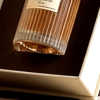 Boîte à parfum rigide de luxe personnalisée, style livre blanc, ouverture latérale, emballage cosmétique écologique pour parfum sur mesure