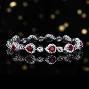 Pulsera SGARIT de Oro Sólido de 18K con Esmeralda Natural, Decorada con Diamantes y Zafiro, Joyería Fina para Bodas y Eventos - Product Image 2