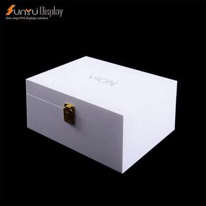 Bijoux en acrylique blanc personnalisé boîte-cadeau Logo imprimé plexiglas matériel de taille entière affichage de magasin stockage au détail-direct d'usine - Product Image 5