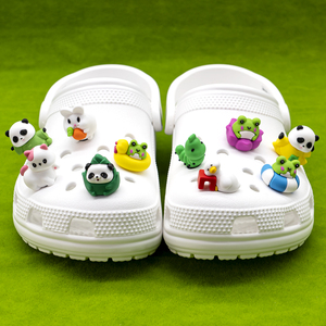Personalizada nueva moda personalizada 3D PVC zapato encanto al por mayor lindos animales coloridos abeja <span class=keywords><strong>jirafa</strong></span> delfín zapato encanto a granel - Product Image 2