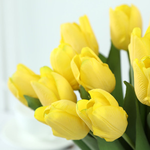 Élégantes fleurs artificielles <span class=keywords><strong>de</strong></span> tulipes hydratantes pour la décoration florale des villas, cours, jardins et terrasses, fabriquées en Chine - Product Image 3