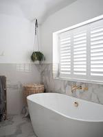 Volets en PVC imitation bois de qualité supérieure, stores de fenêtre sur mesure, imperméables, résistants à l'humidité, faciles à nettoyer, volets d'intérieur