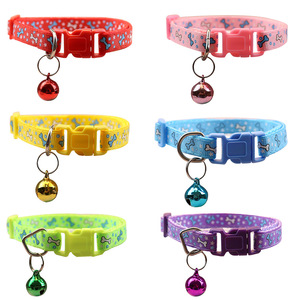 Collar de perro de nailon con estampado de leopardo para cachorros pequeños de moda campana pequeña de color plástico recubierto para gatos - Product Image 1